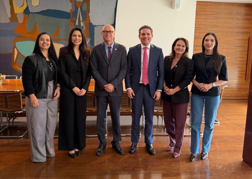 Presidente da Câmara recebe CFO para discutir piso salarial dos cirurgiões-dentistas